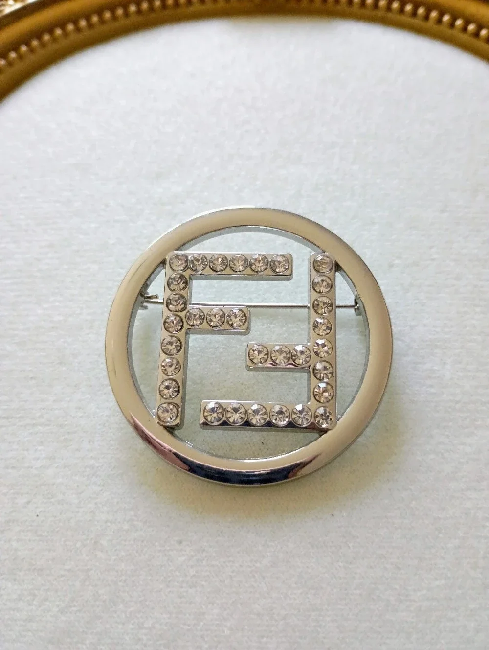New Crystal-Embellished Silver Brooche Pin